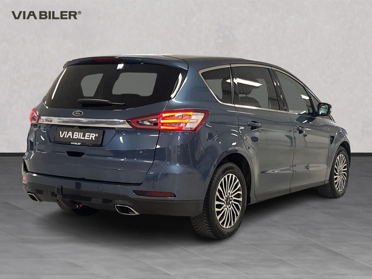 Blå Ford S-MAX fra 2018