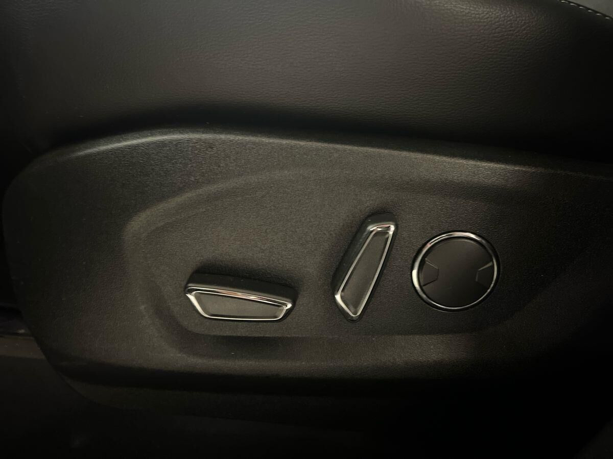 Blå Ford S-MAX fra 2018