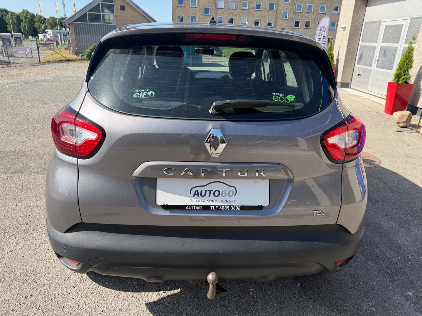 Grå Renault Captur fra 2014