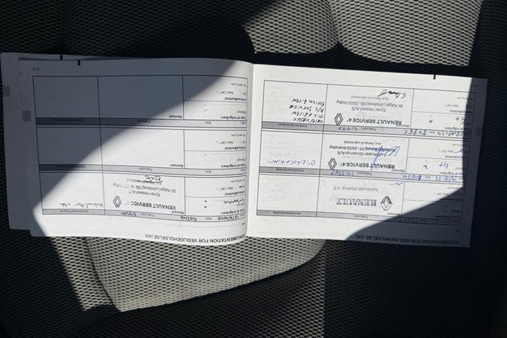 Grå Renault Captur fra 2014