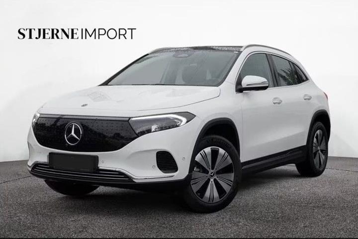 Hvid Mercedes EQA250 fra 2021 set udefra