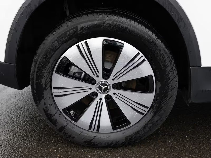Hvid Mercedes EQA250 fra 2021