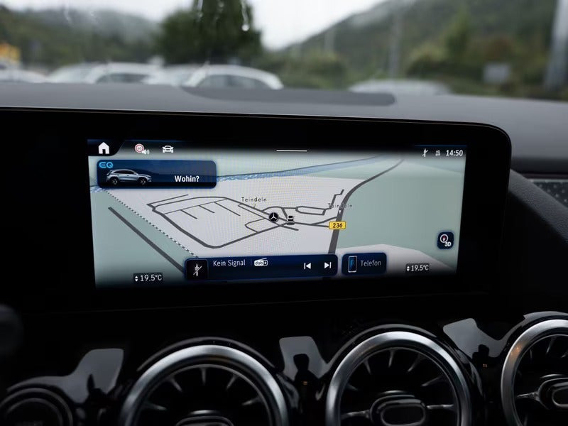 Hvid Mercedes EQA250 fra 2021