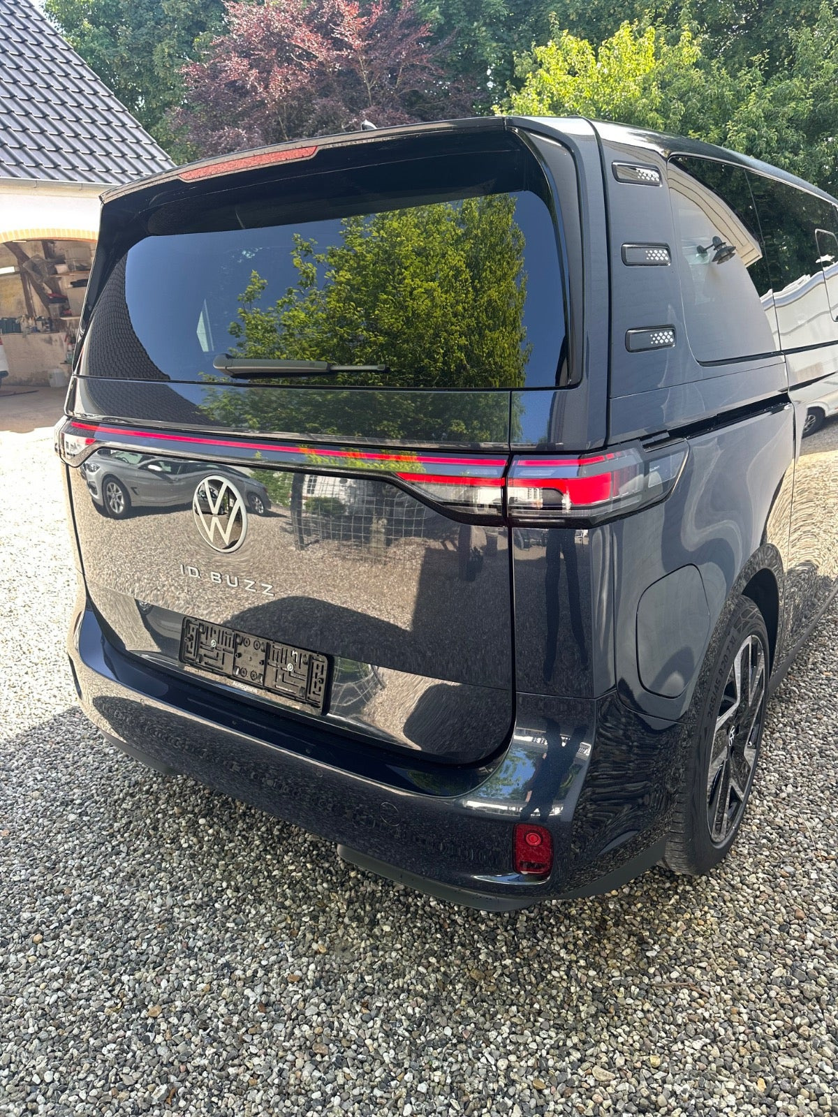 Blå VW ID.Buzz fra 2026