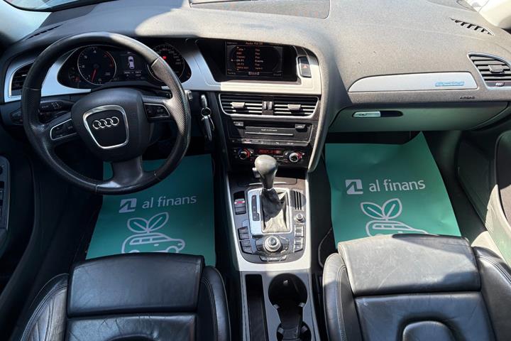 undefined Audi A4 Allroad fra 2009 set indefra