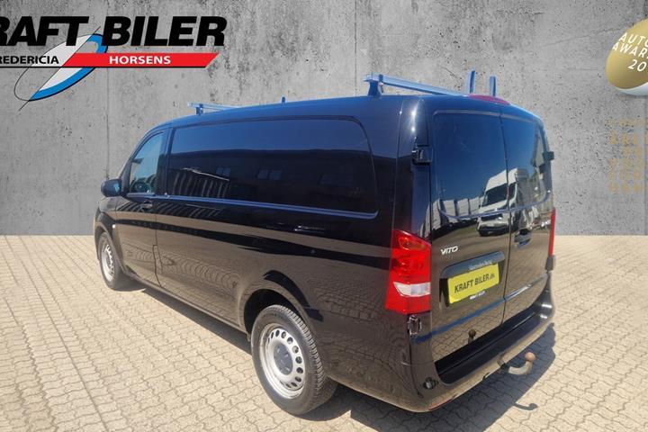 Sort Mercedes Vito 114 fra 2022