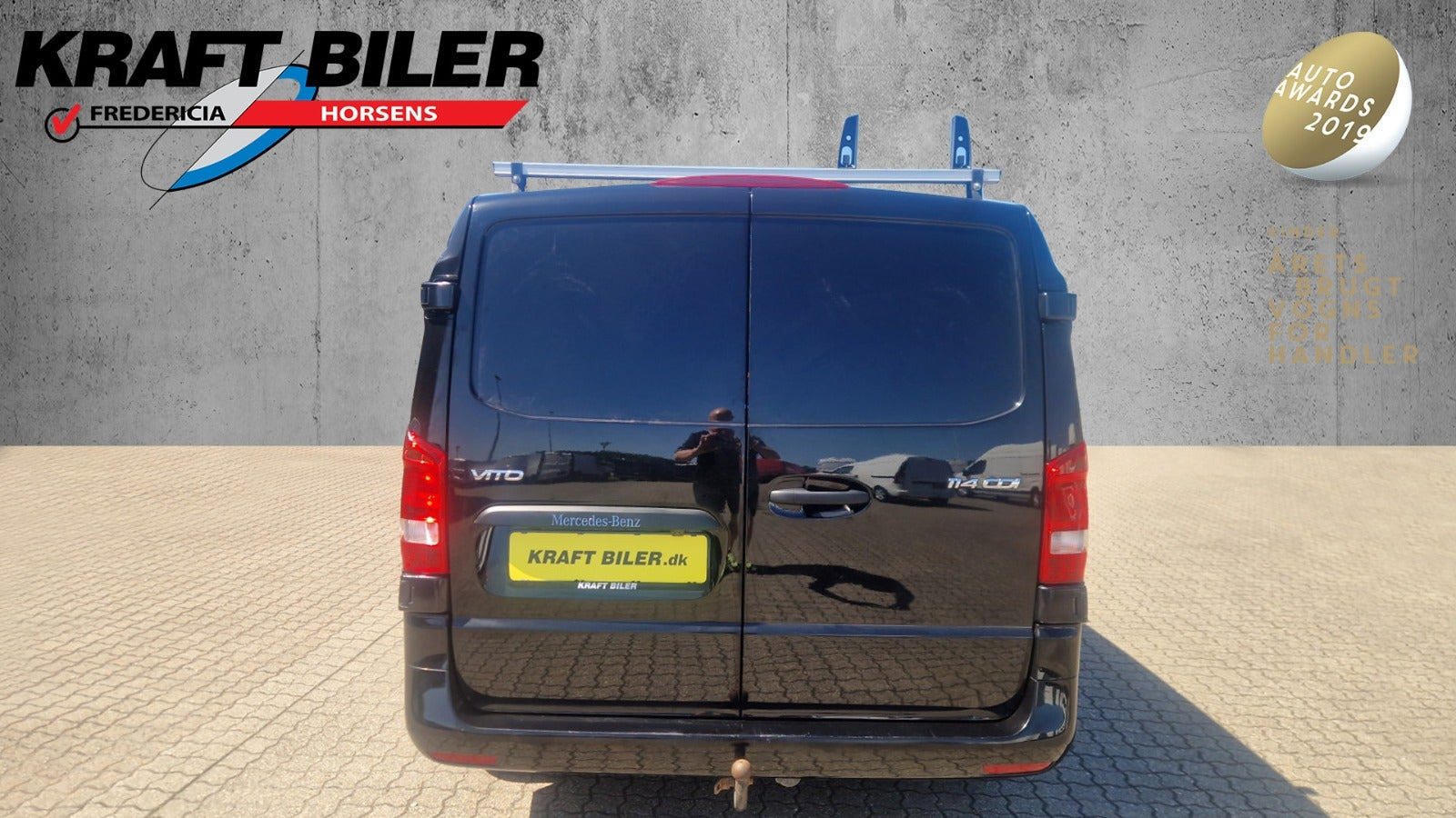 Sort Mercedes Vito 114 fra 2022