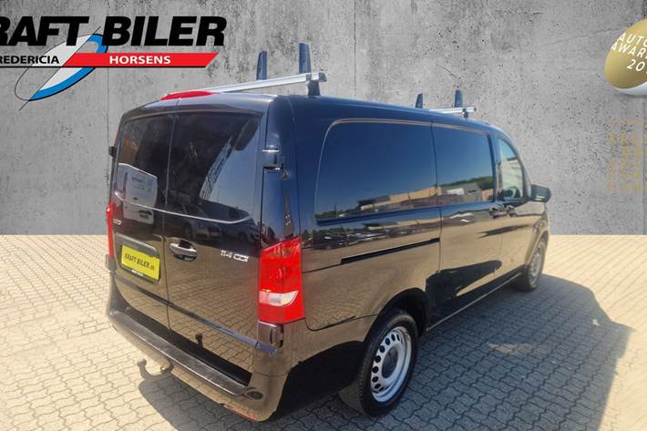 Sort Mercedes Vito 114 fra 2022