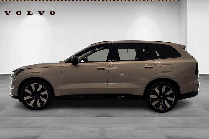 Sølv Volvo EX90 fra 2025