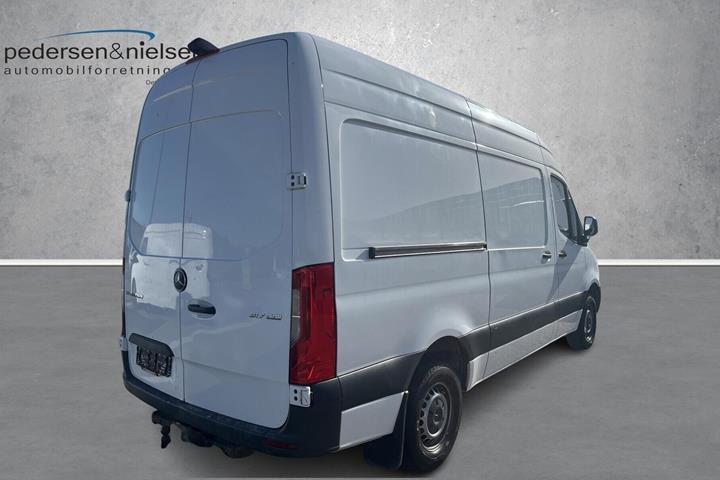 Hvid Mercedes Sprinter fra 2021