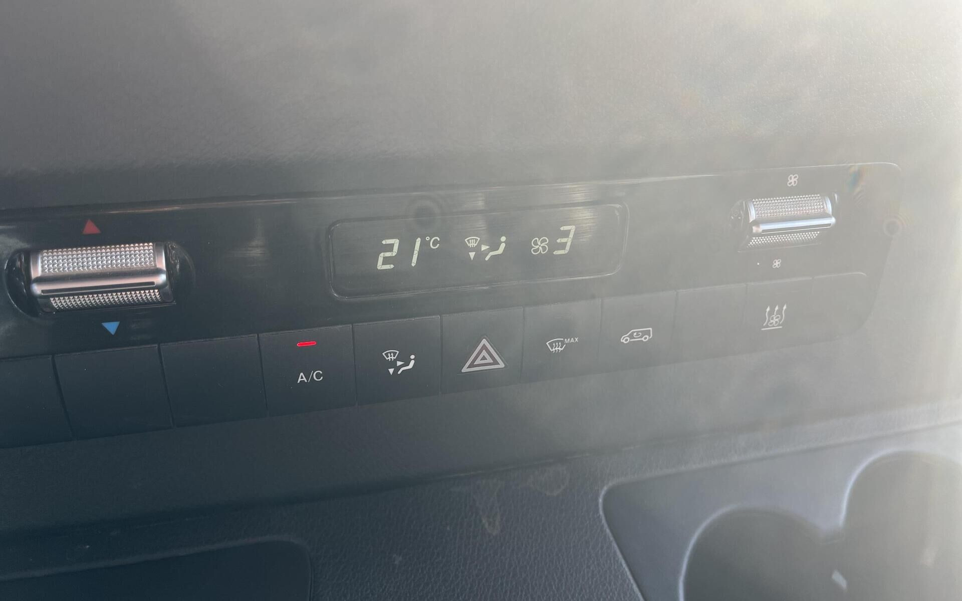 Hvid Mercedes Sprinter fra 2021
