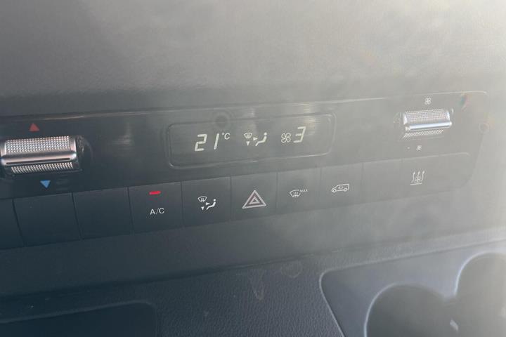 Hvid Mercedes Sprinter fra 2021