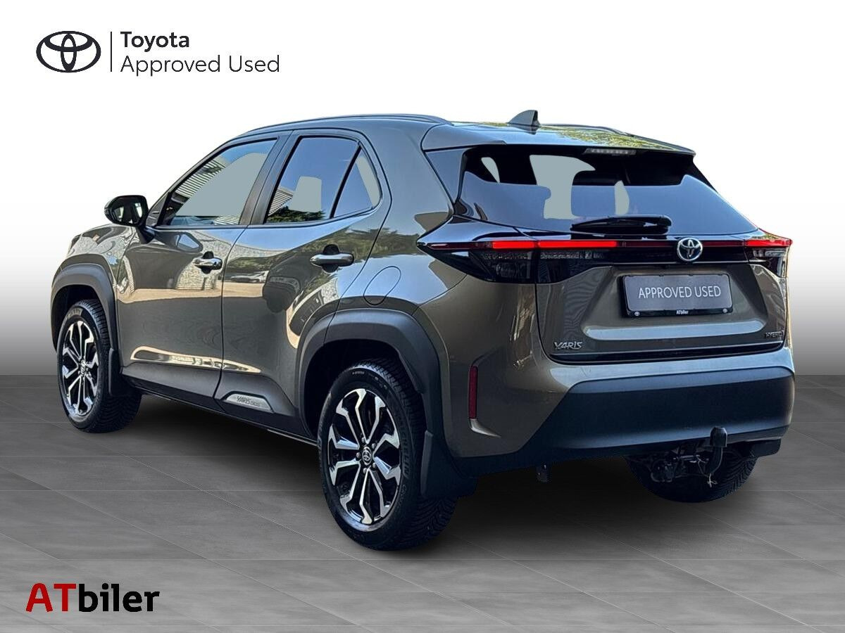 Bronze Toyota Yaris Cross fra 2023