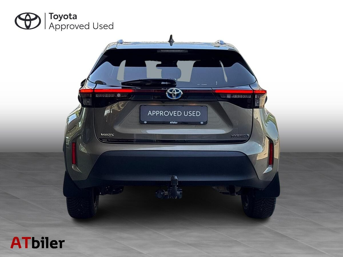 Bronze Toyota Yaris Cross fra 2023