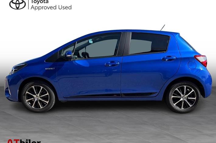 Blå Toyota Yaris fra 2018