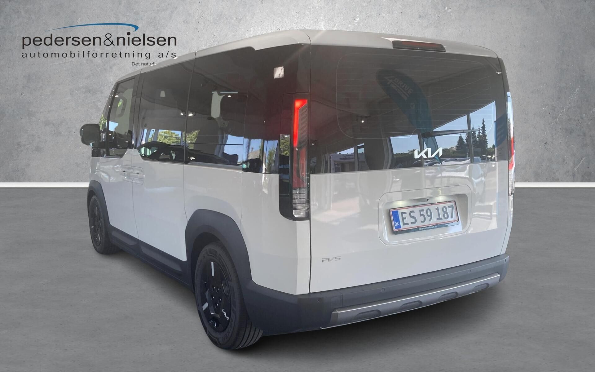Hvid Kia PV5 fra 2026