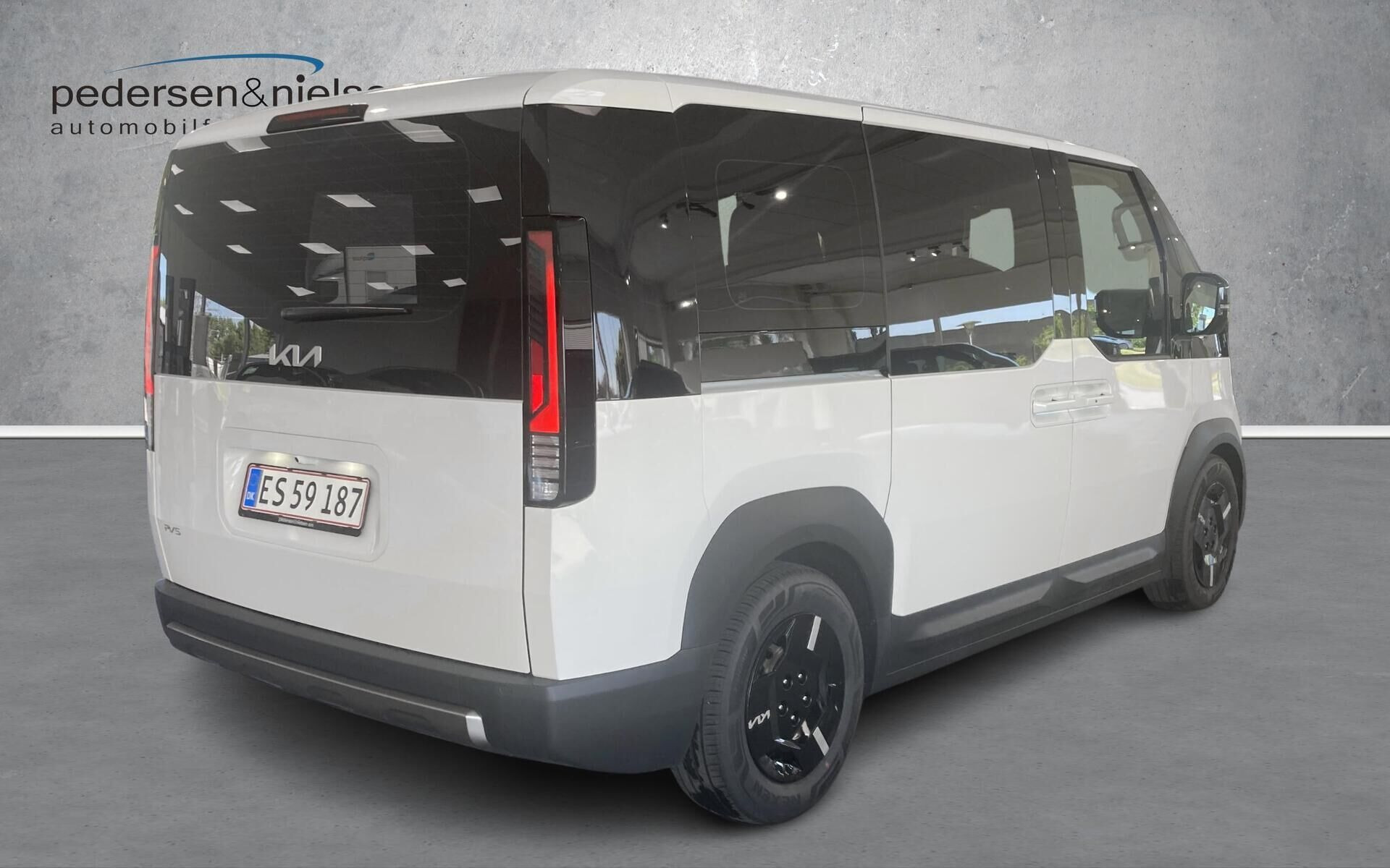 Hvid Kia PV5 fra 2026