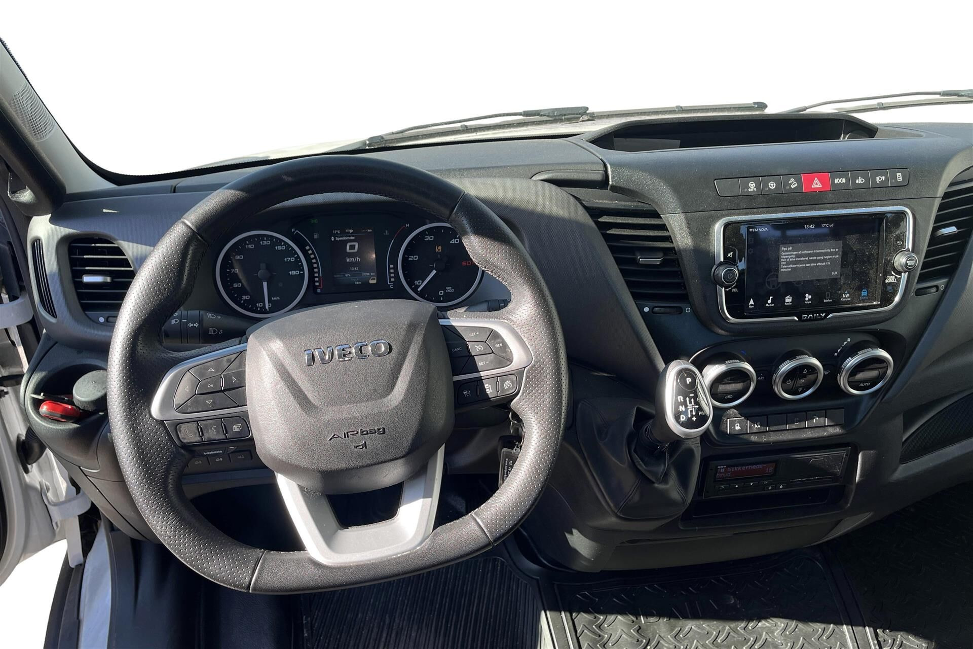 Hvid Iveco Daily fra 2023