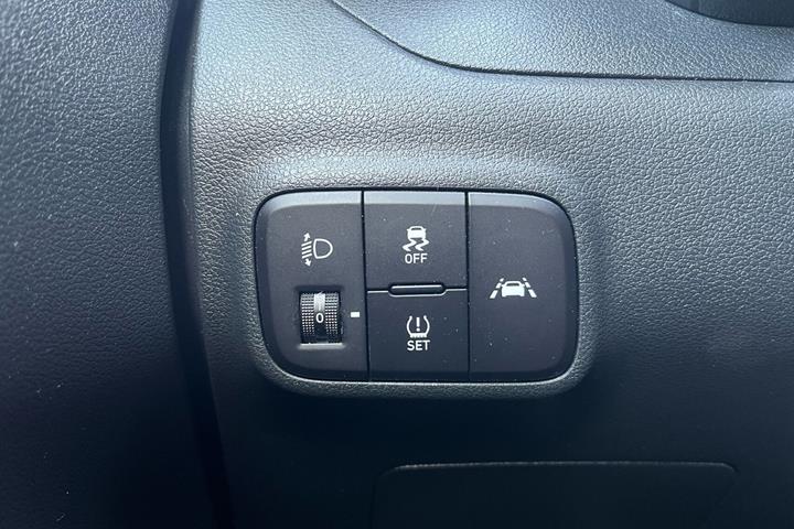 Hvid Hyundai i10 fra 2020