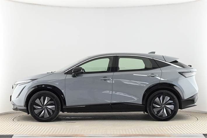 Grå Nissan Ariya fra 2024