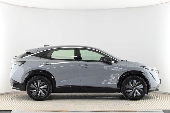Grå Nissan Ariya fra 2024