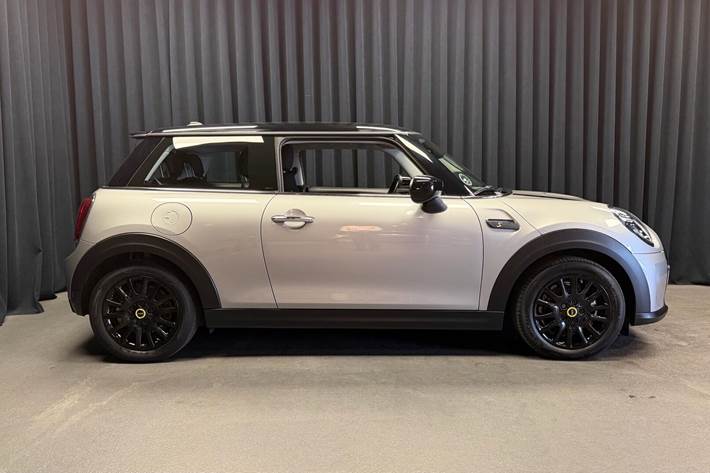 Sølv Mini Cooper fra 2023