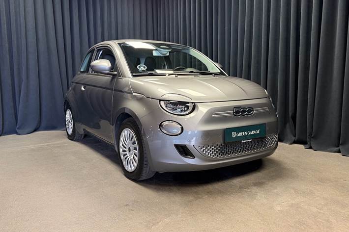 Grå Fiat 500e fra 2023
