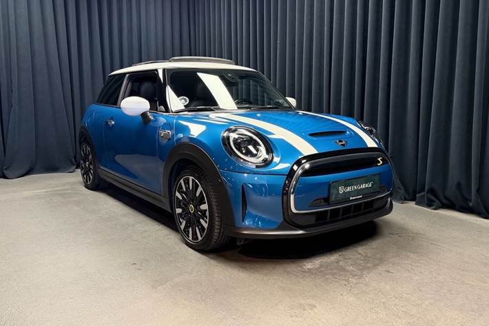 Blå Mini Cooper fra 2023