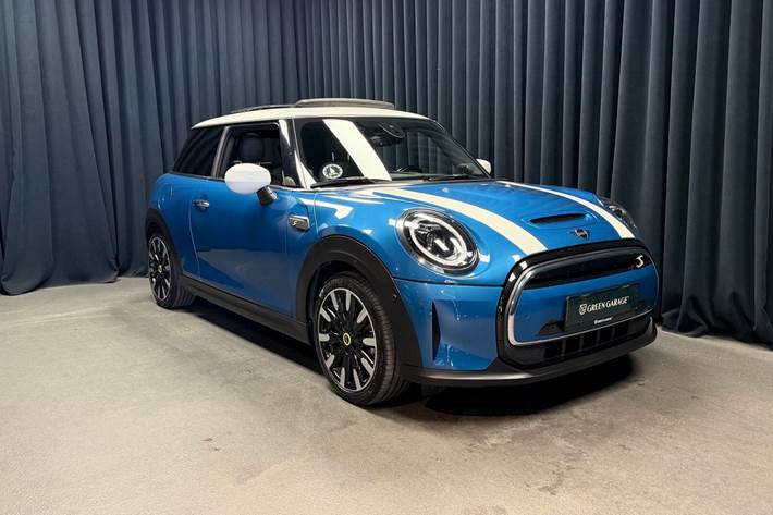 Blå Mini Cooper fra 2023