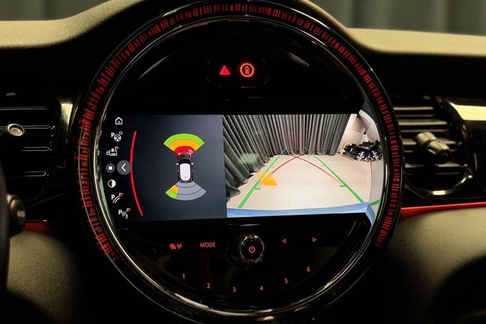 Blå Mini Cooper fra 2023