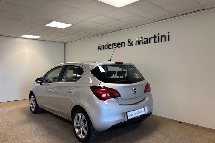 Grå Opel Corsa fra 2016