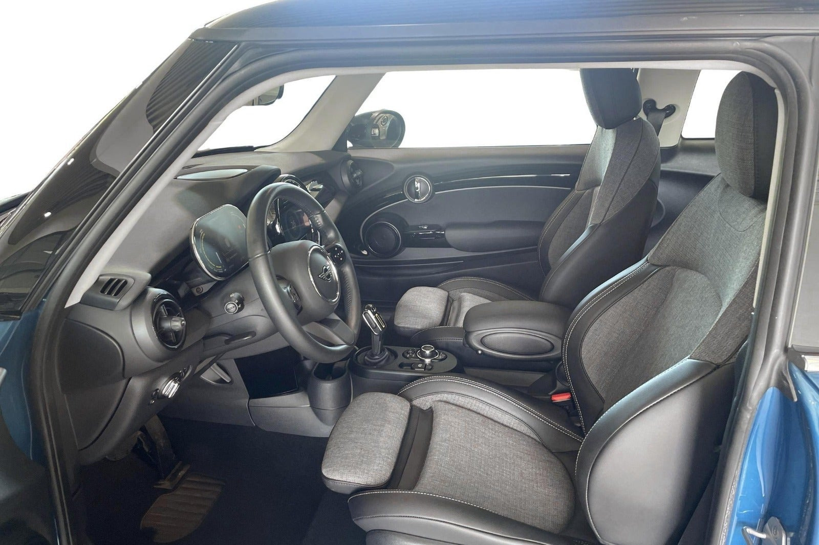 Blå Mini Cooper SE fra 2023