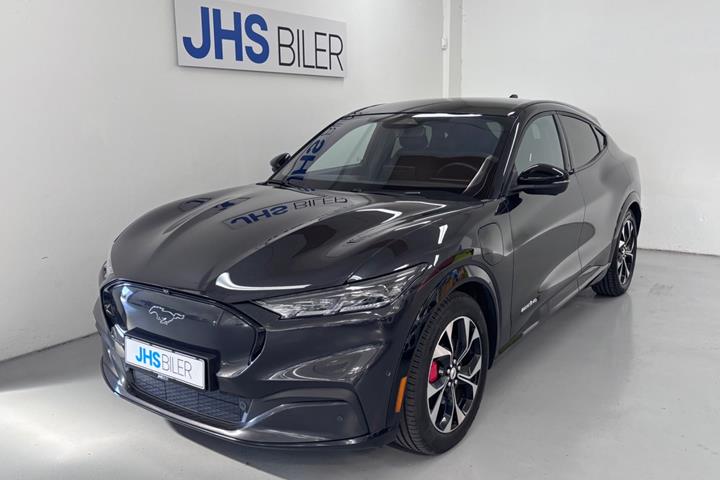 Grå Ford Mustang Mach-E fra 2022 set udefra