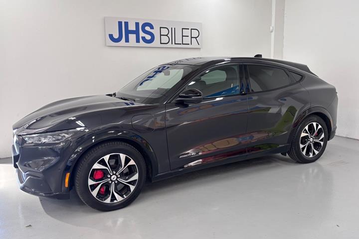 Grå Ford Mustang Mach-E fra 2022