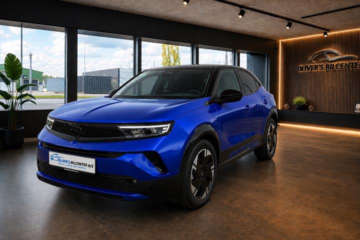 Blå Opel Mokka-e fra 2025
