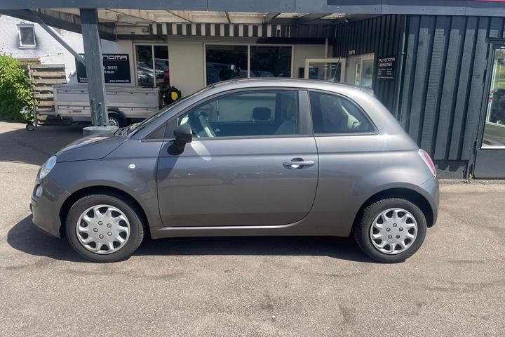 Grå Fiat 500 fra 2008