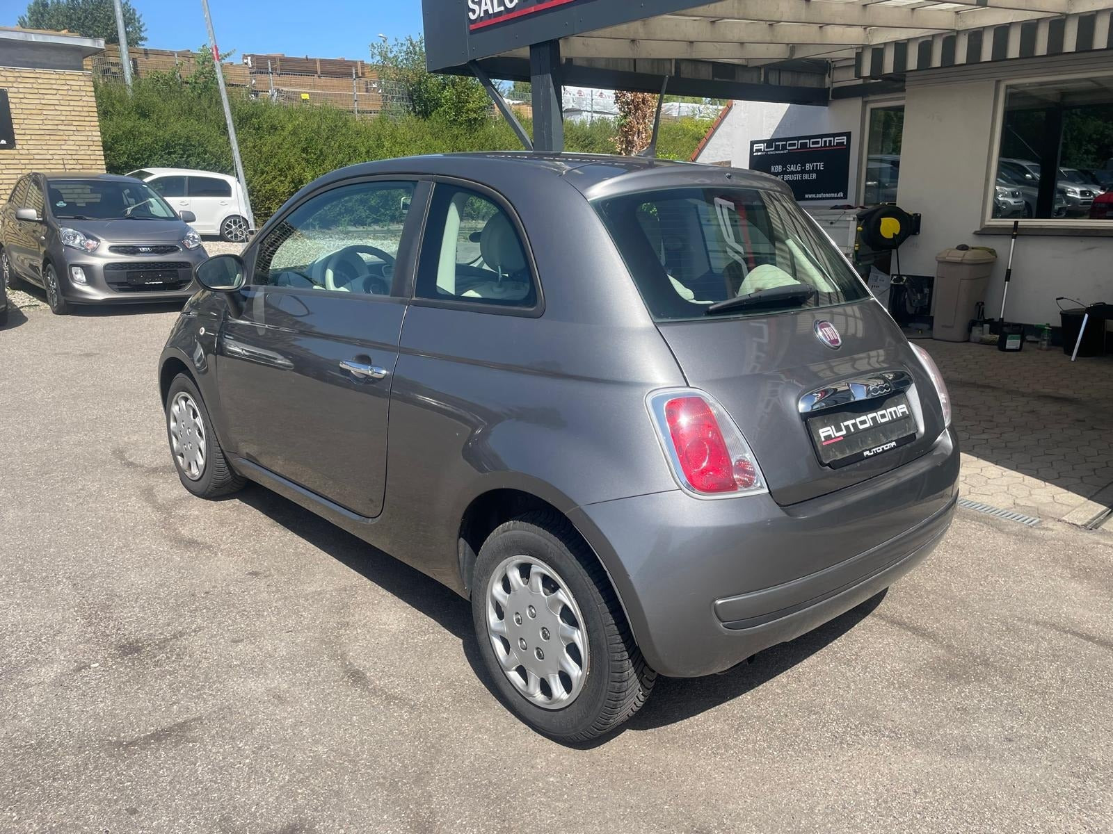Grå Fiat 500 fra 2008