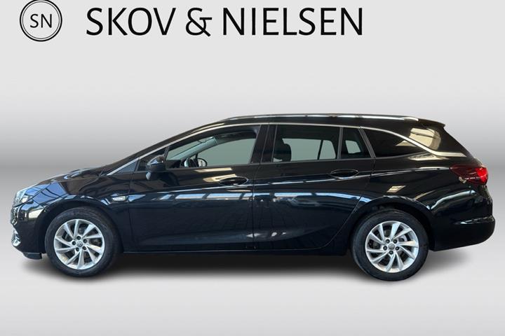 Sort Opel Astra fra 2020