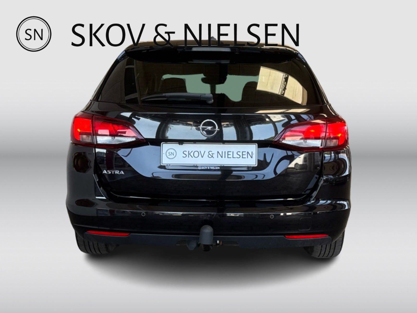 Sort Opel Astra fra 2020