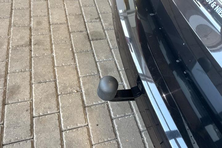 Sort Opel Astra fra 2020
