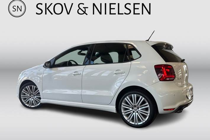 Hvid VW Polo fra 2016