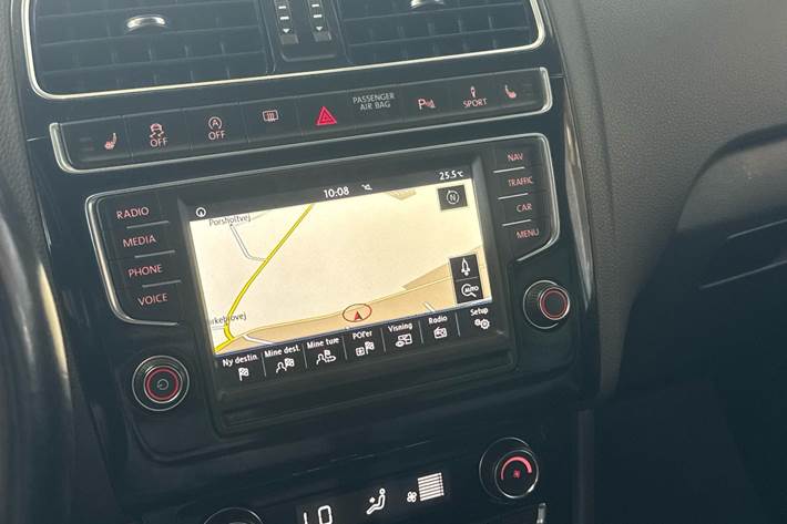 Hvid VW Polo fra 2016