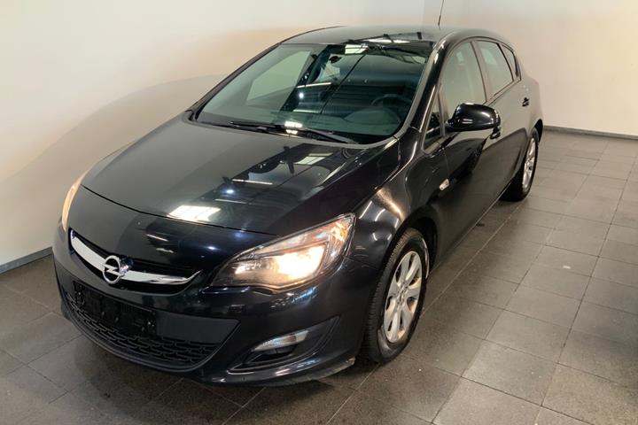 Sort Opel Astra fra 2015 set udefra