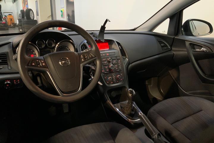 Sort Opel Astra fra 2015