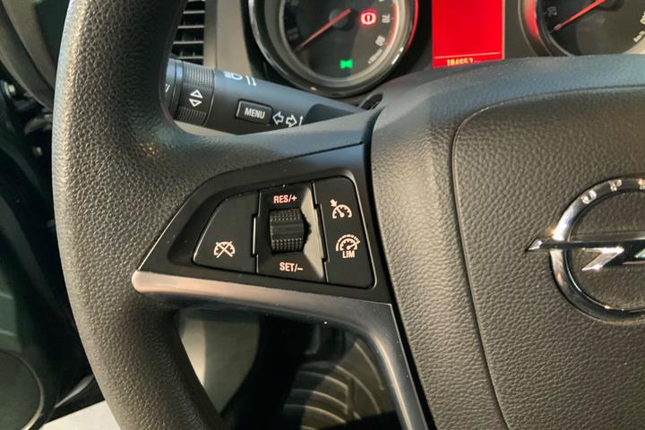 Sort Opel Astra fra 2015