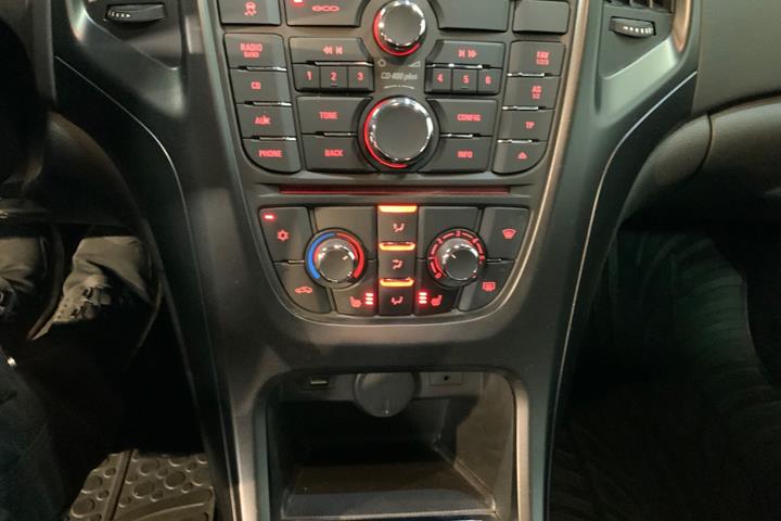 Sort Opel Astra fra 2015