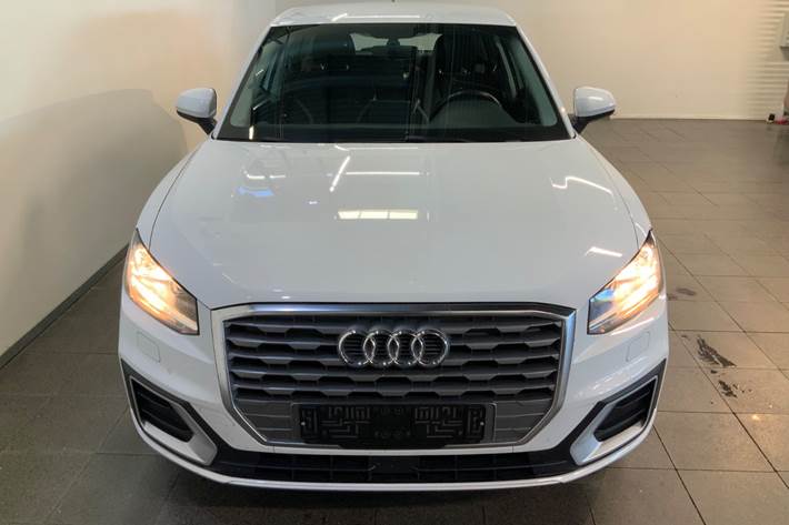 Hvid Audi Q2 fra 2019