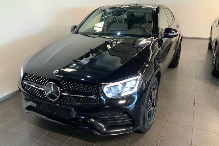 Sort Mercedes GLC200 fra 2020 set udefra