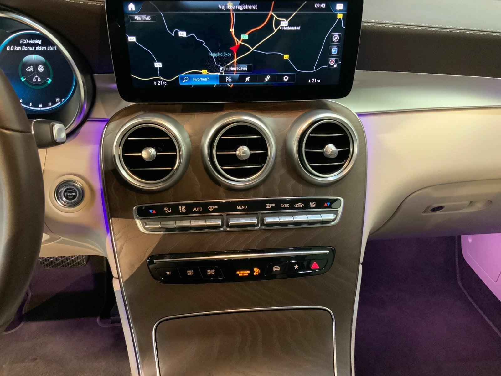 Sort Mercedes GLC200 fra 2020 set indefra