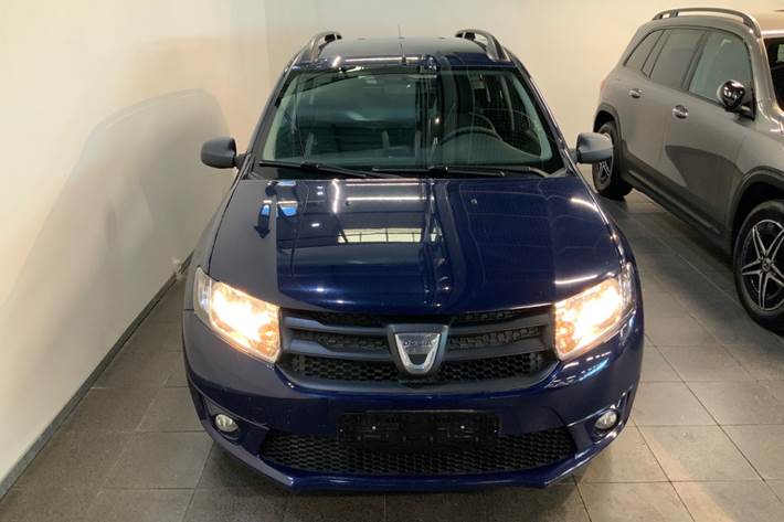 Blå Dacia Logan fra 2014